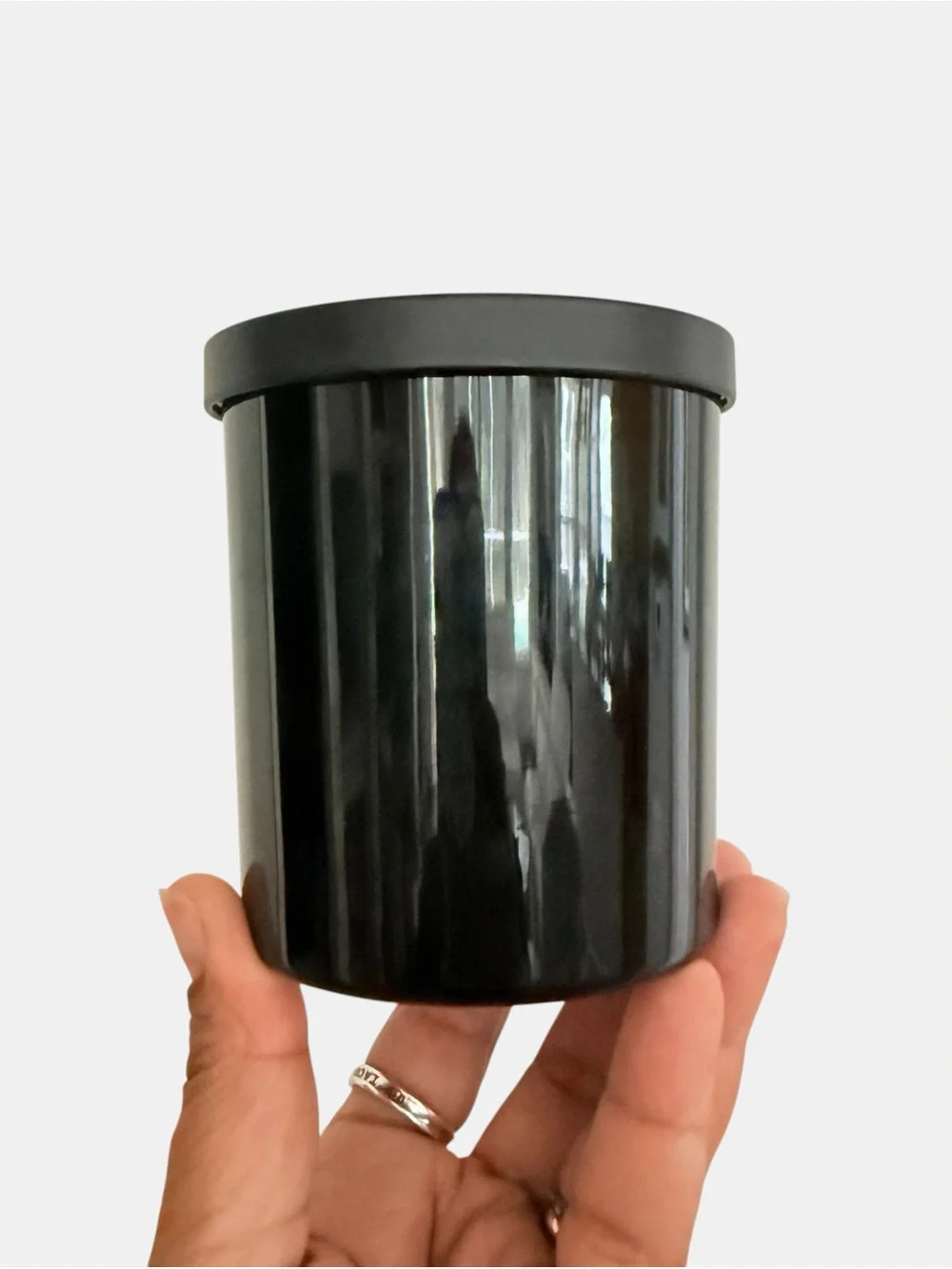 Leoben Company Newport & Home Sandalwood Musk Scented Candle - Black Glass